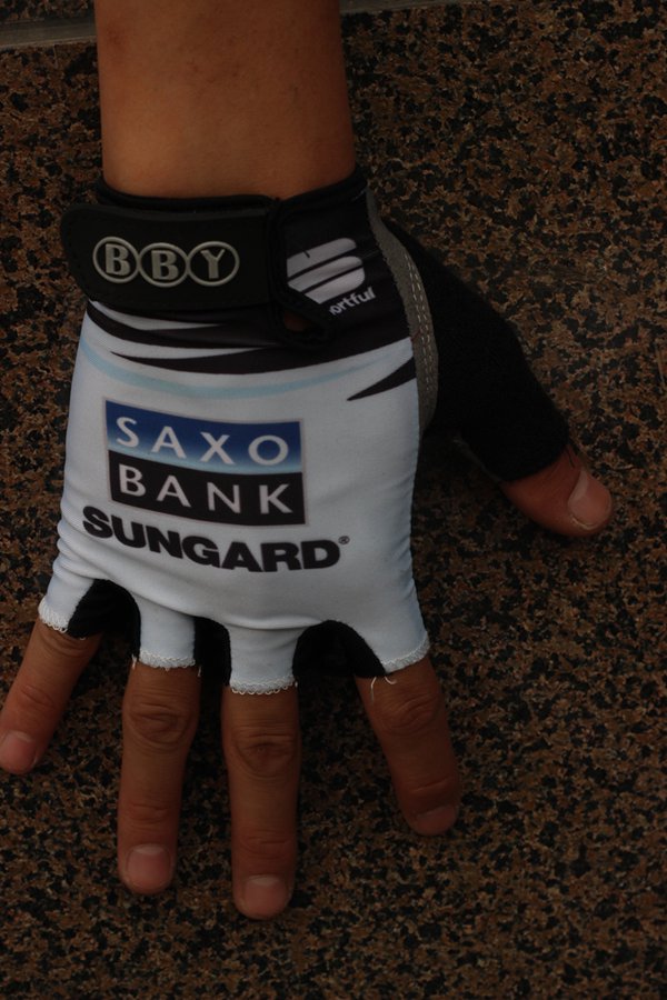 2010 Saxo Bank Tinkoff Guante de bicicletas blanco